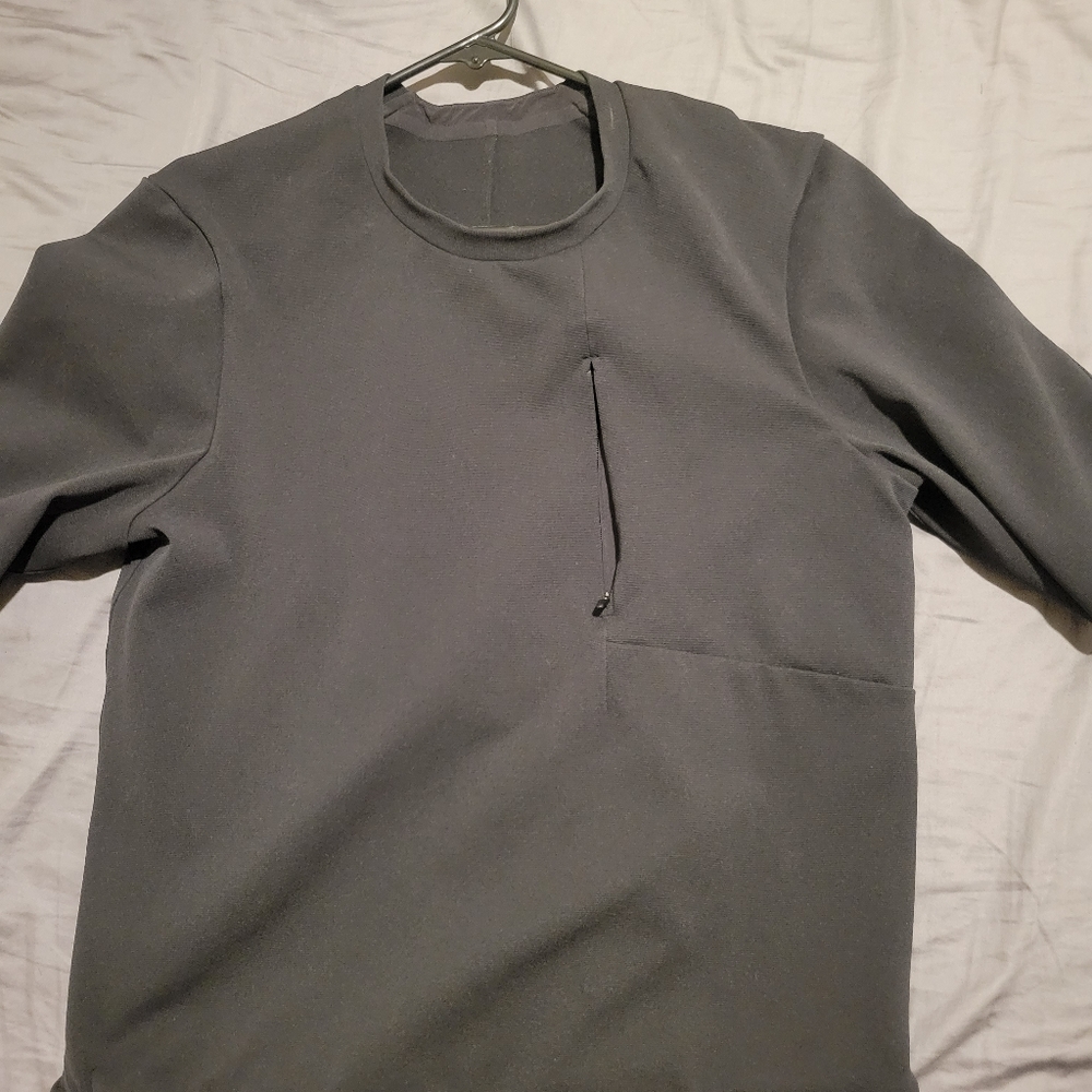 Lululemon Men's Size Small Black Sojourn Long Sleeve Crew Sweatshirt Shirt